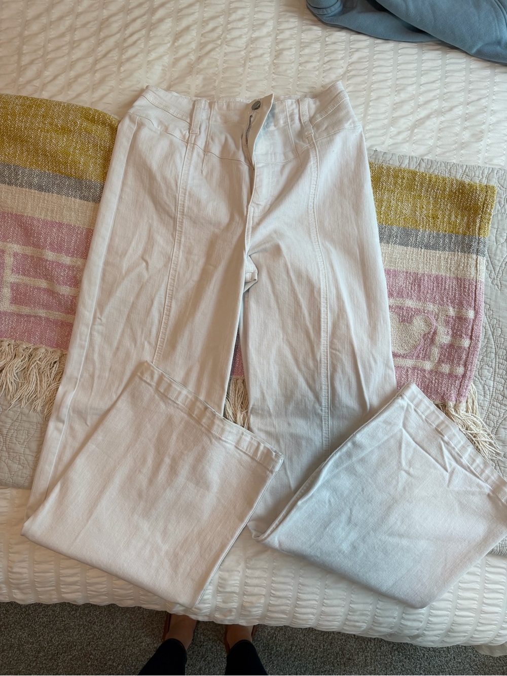 Altar’d State White Women's High-Rise Bell-Bottom Jeans size 28